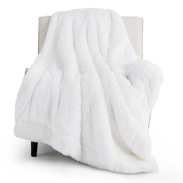 Bedsure Soft White Twin Blanket for Bed, Fluffy Fuzzy Blankets Twin Size for Couch, Sofa, Cozy Plush Sherpa Fleece Faux Fur Blanket, Thick Warm Christmas Blanket Gifts for...